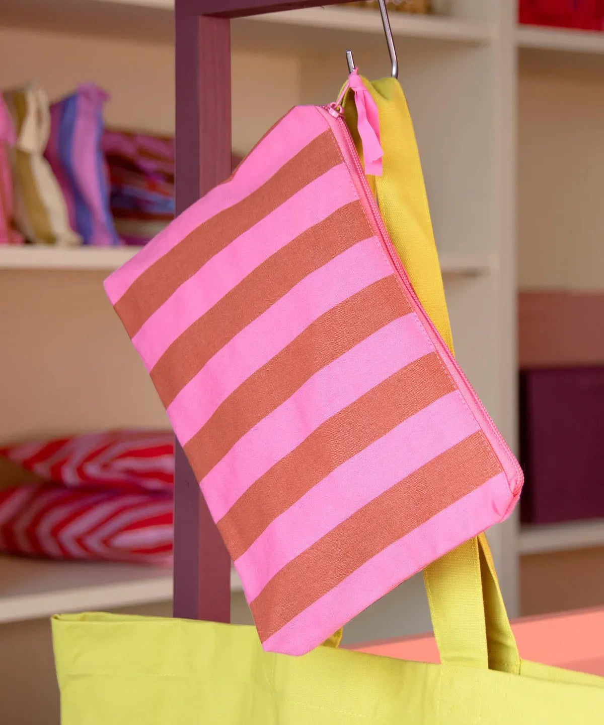 Kado Design - Kosmetiktasche aus Baumwolle • Pink/Braun gestreift - ROSA ECK