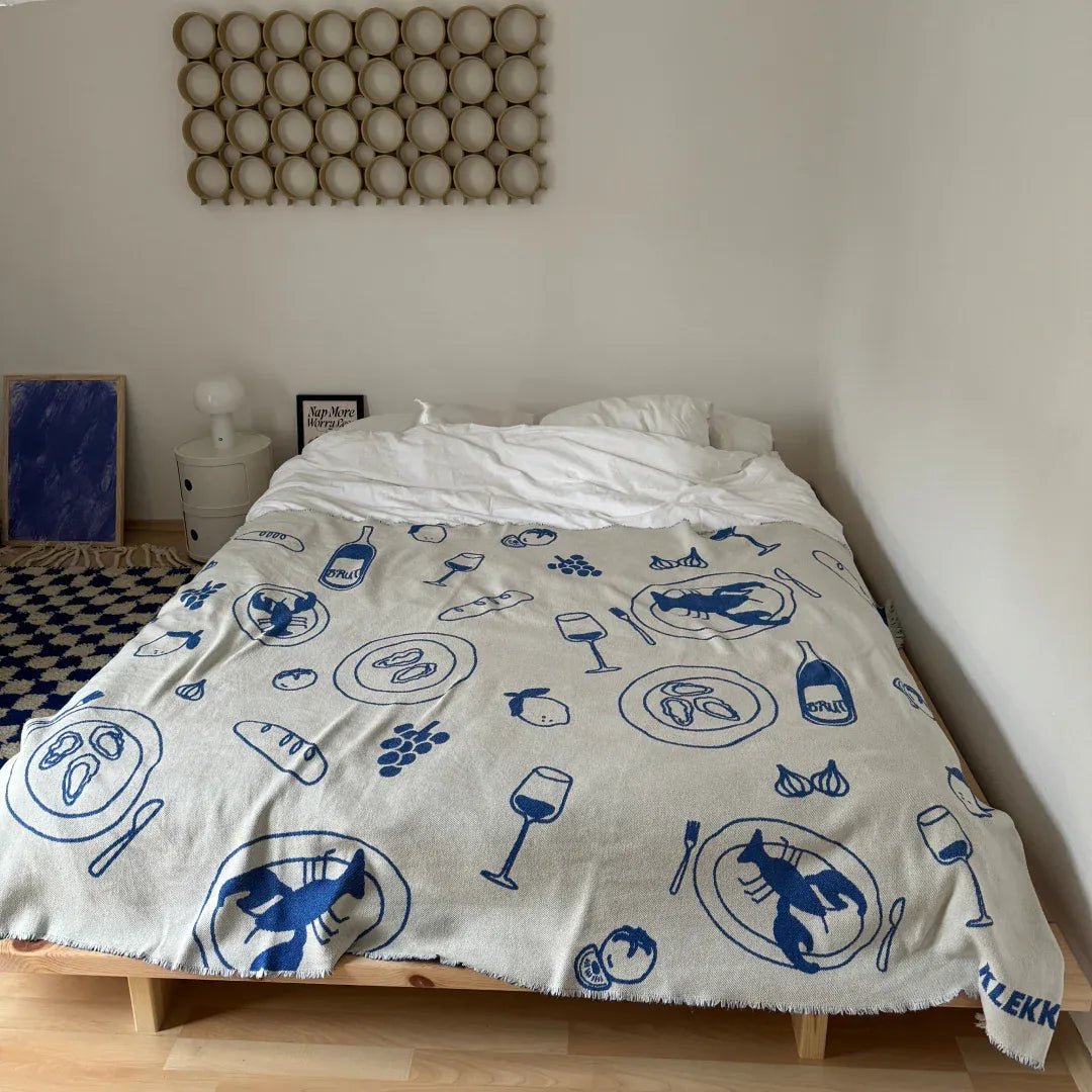 KLEKKS - KLEKKS NO. 16 Leichte Baumwolldecke in Blau - Sofadecke - ROSA ECK
