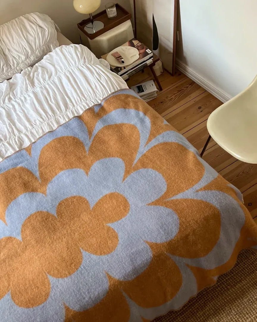 KLEKKS - KLEKKS NO. 30 Wolldecke in Hellblau/Orange - Sofadecke - ROSA ECK