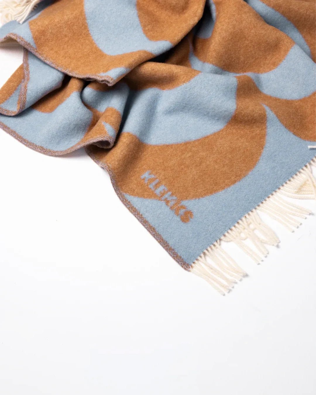 KLEKKS - KLEKKS NO. 30 Wolldecke in Hellblau/Orange - Sofadecke - ROSA ECK