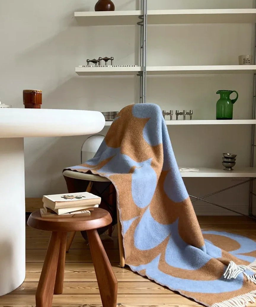 KLEKKS - KLEKKS NO. 30 Wolldecke in Hellblau/Orange - Sofadecke - ROSA ECK
