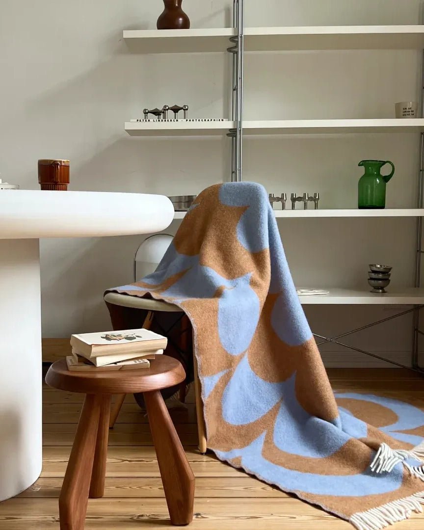 KLEKKS - KLEKKS NO. 30 Wolldecke in Hellblau/Orange - Sofadecke - ROSA ECK
