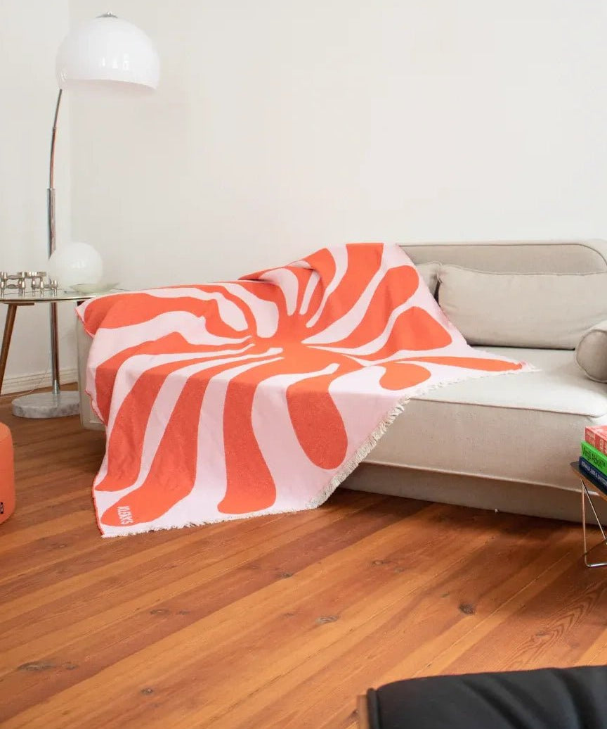 KLEKKS - KLEKKS NO. 5 Baumwolldecke in Rot/Rosa - Sofadecke - ROSA ECK