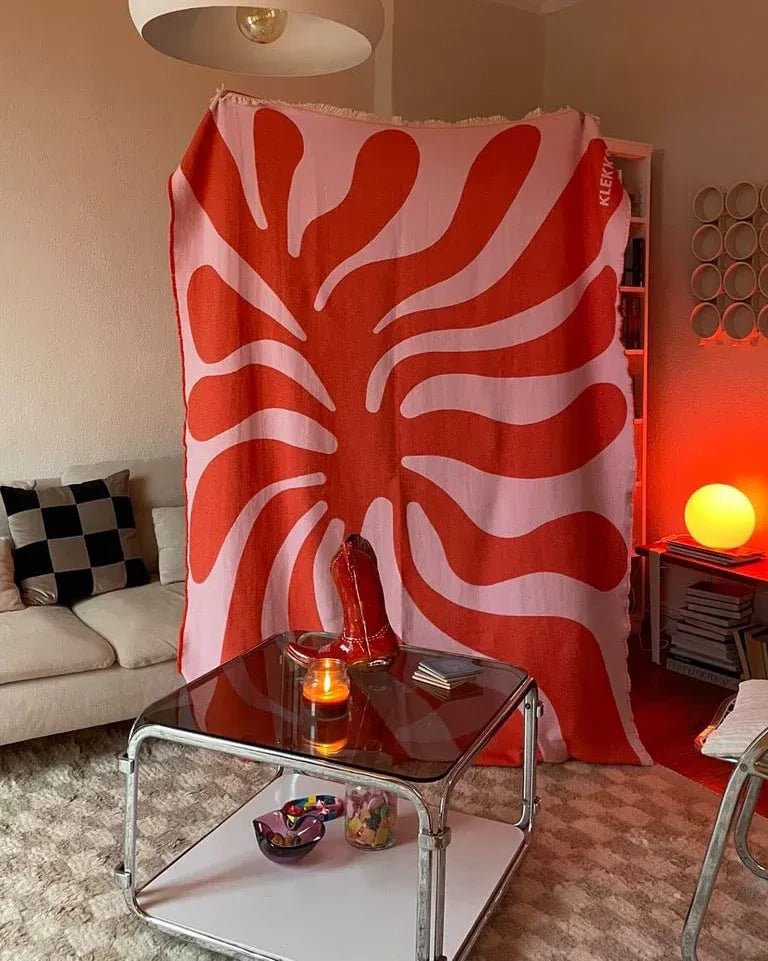 KLEKKS - KLEKKS NO. 5 Baumwolldecke in Rot/Rosa - Sofadecke - ROSA ECK