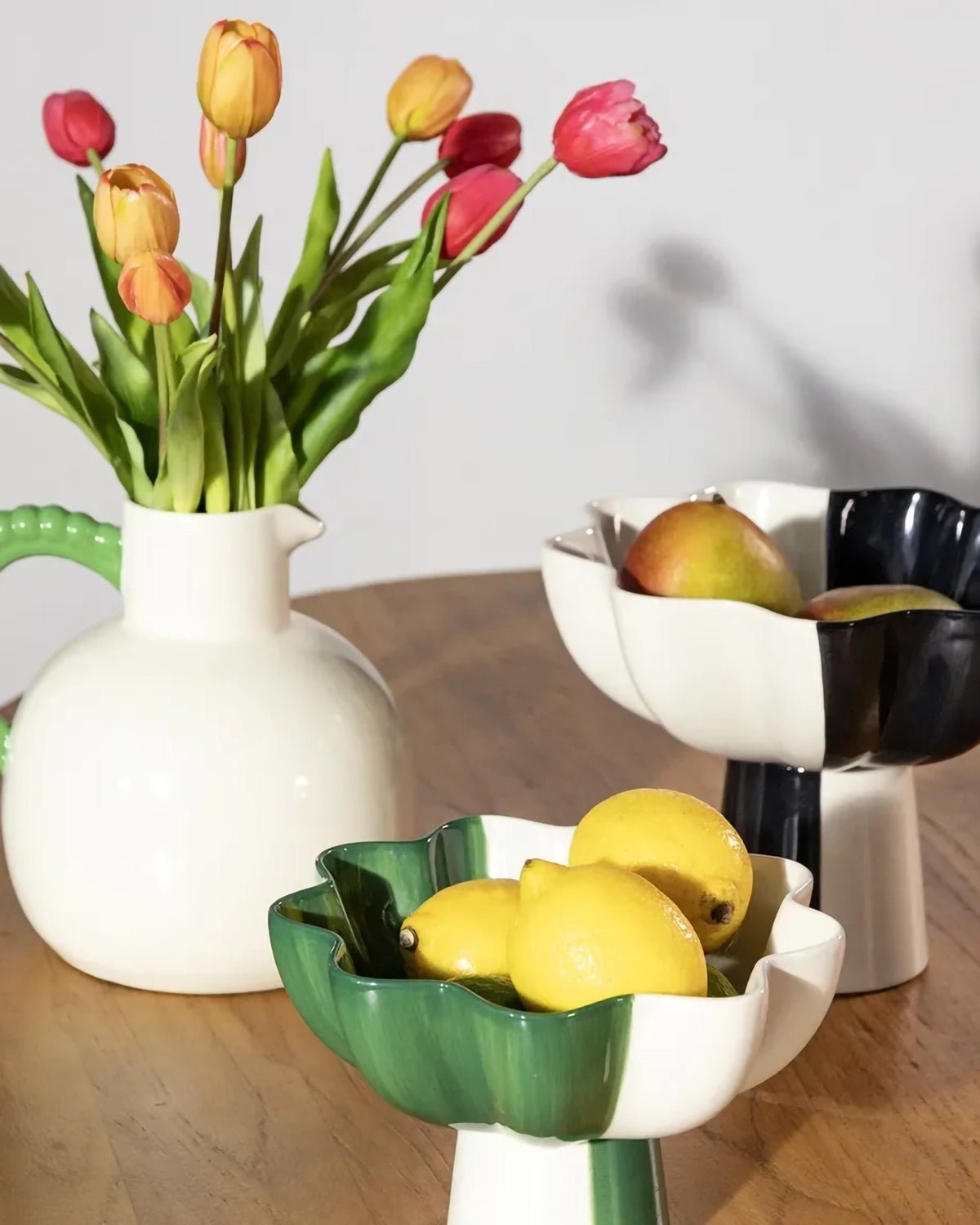 &Klevering - SUN Schale mit Fuß | Schwarz/Weiß - Tablett - ROSA ECK Concept Store