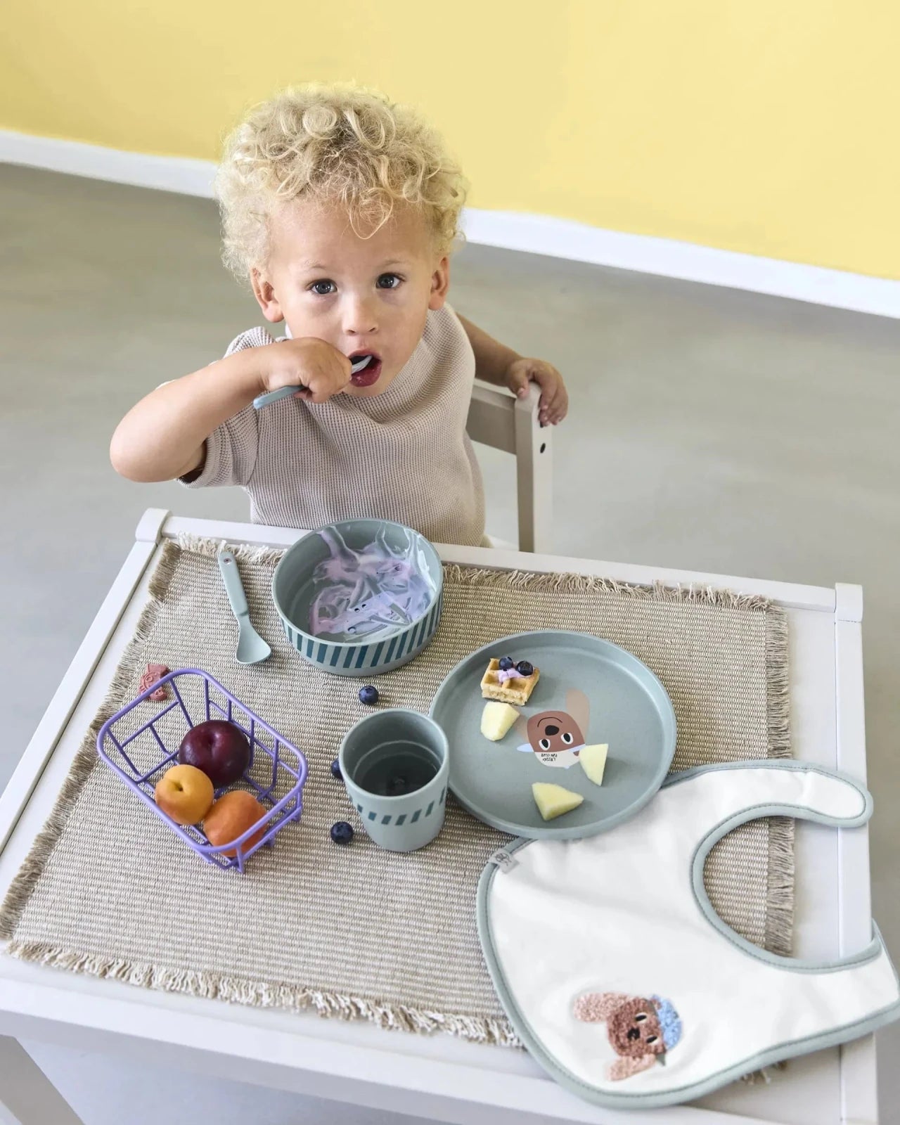 Lässig - TINY TEAM Kinder - Teller • Hund - ROSA ECK