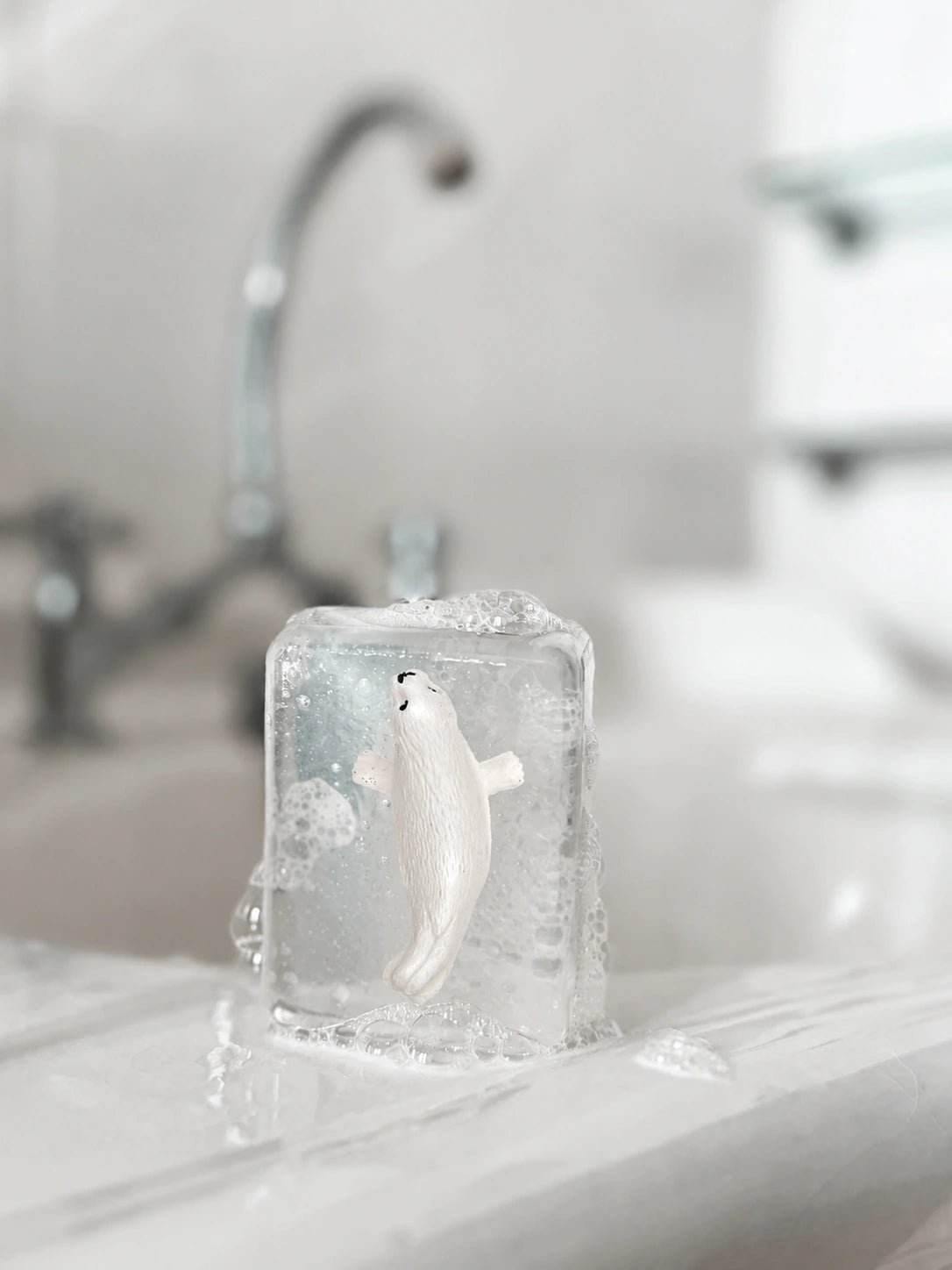 Ludi Soap - Seife mit Figur • Robbe - ROSA ECK