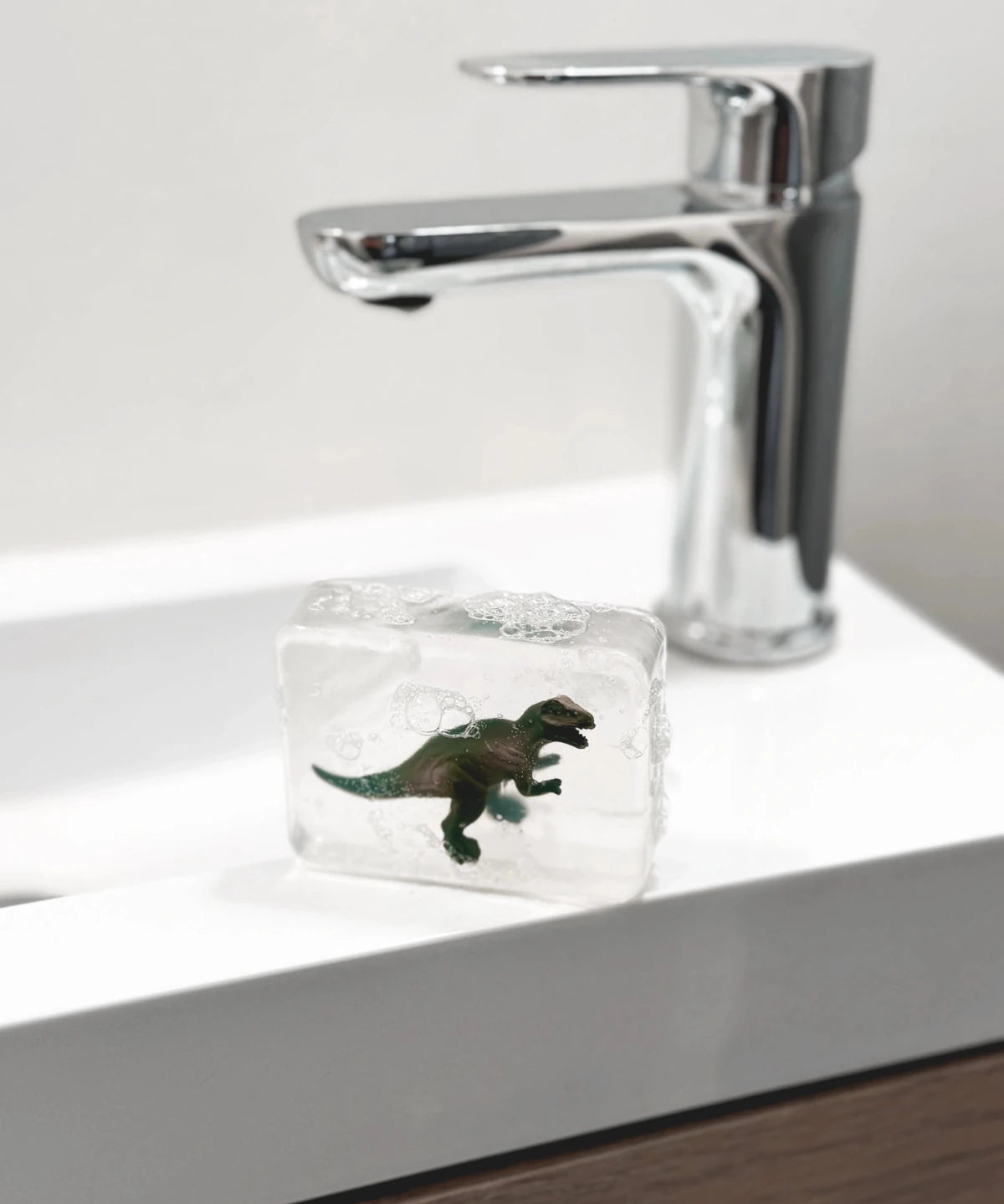 Ludi Soap - Seife mit Figur • T-Rex - ROSA ECK