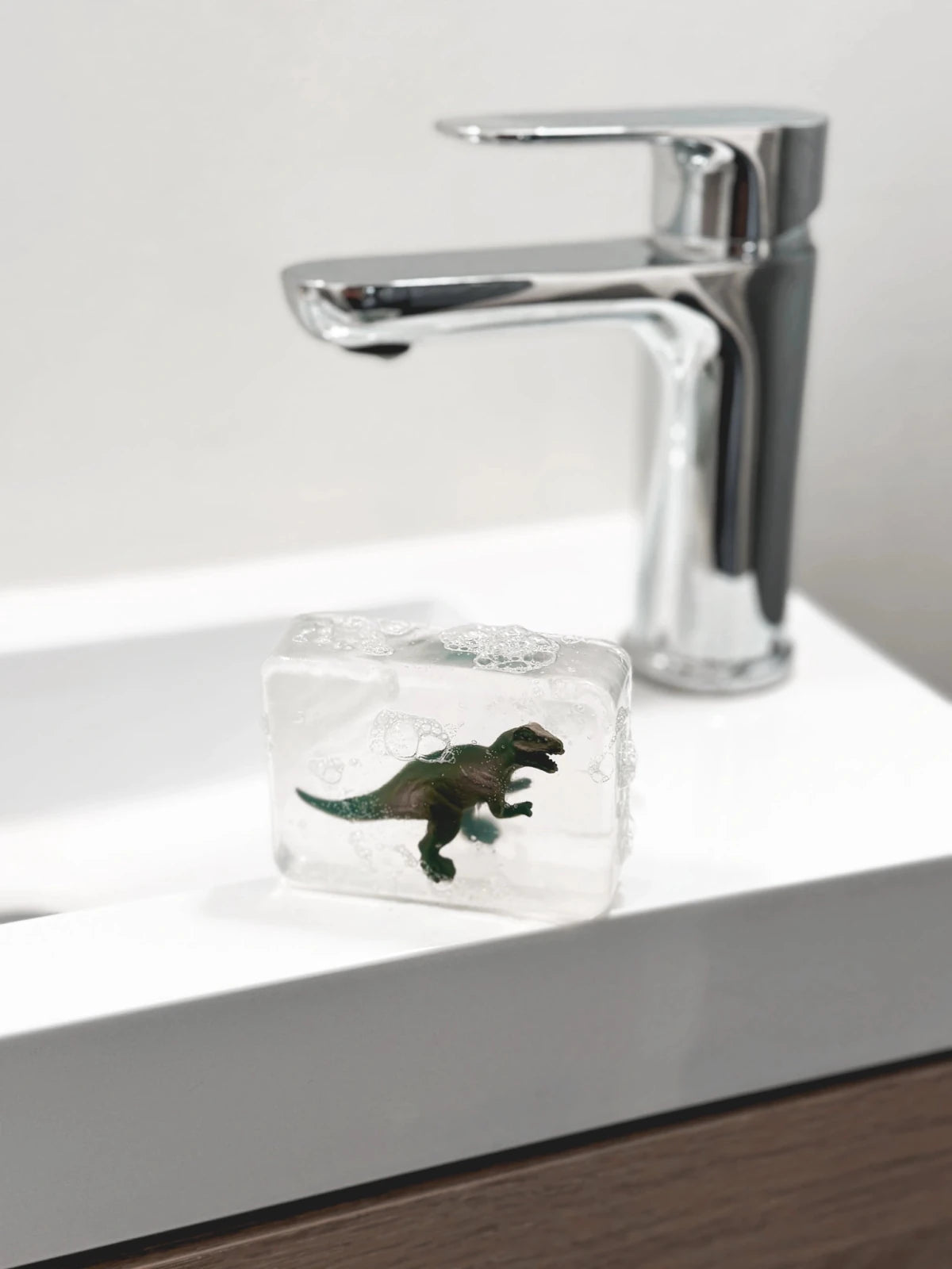Ludi Soap - Seife mit Figur • T-Rex - ROSA ECK