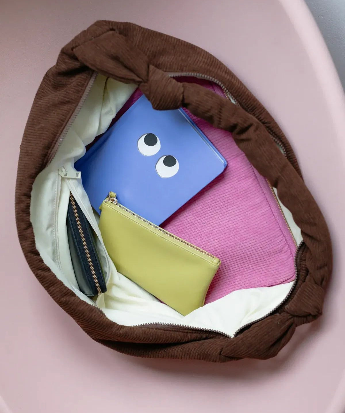 Lukkily - LUKKILY BAG 1 • Cord chocolate - Tasche - ROSA ECK Concept Store