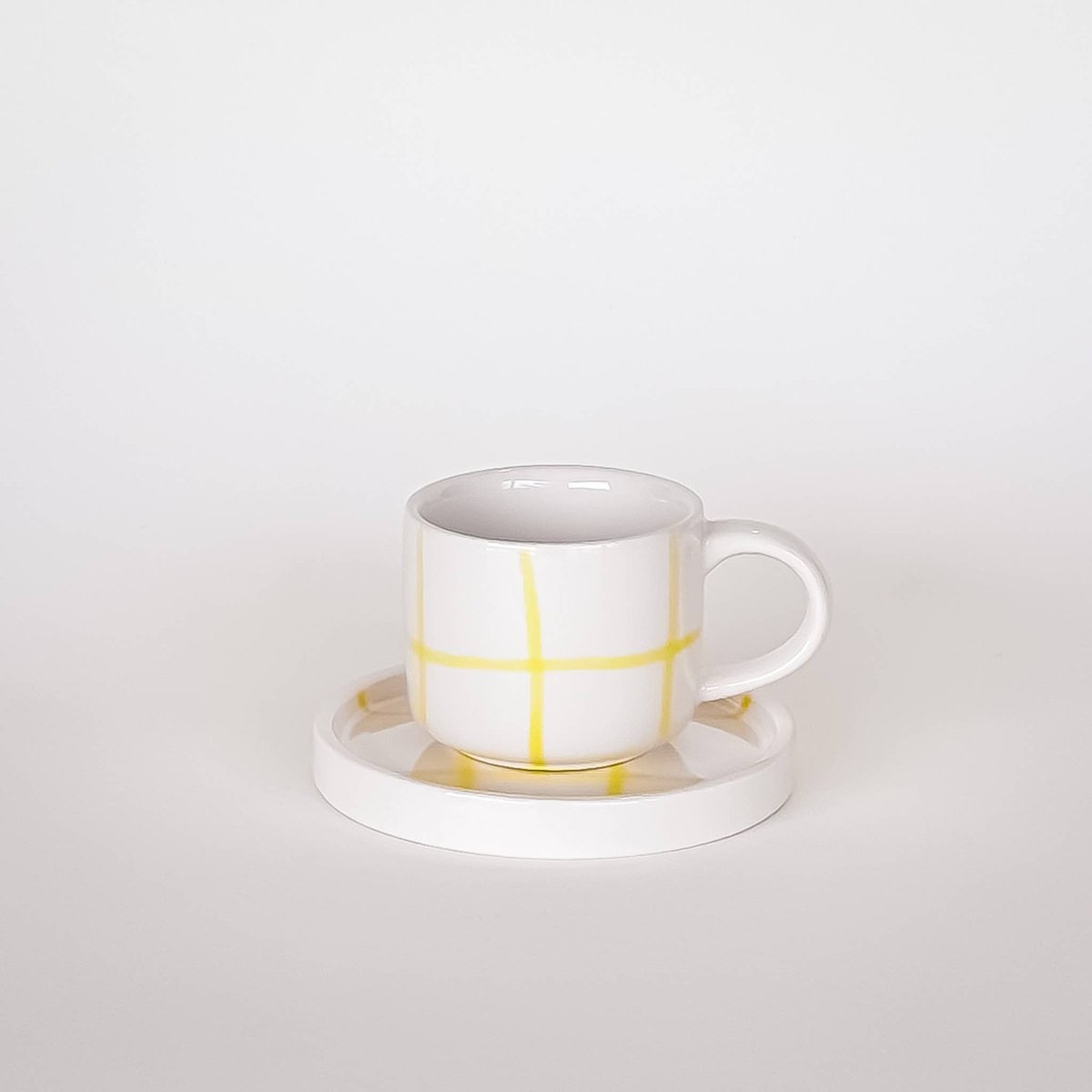 Magazin Minori - GRID Espressotasse mit Untersetzer • spiaggia yellow - Kaffee - und Teetasse - ROSA ECK Concept Store