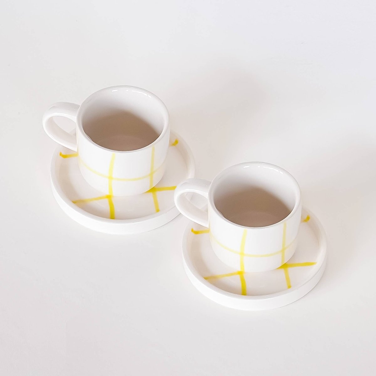 Magazin Minori - GRID Espressotasse mit Untersetzer • spiaggia yellow - Kaffee - und Teetasse - ROSA ECK Concept Store