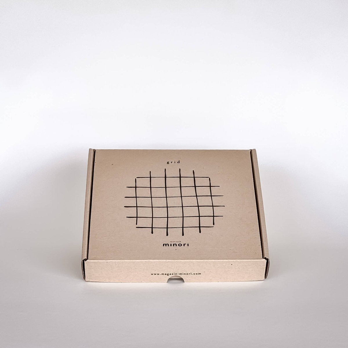 Magazin Minori - GRID Kleiner Teller mit Linienraster • tramonto red - Teller - ROSA ECK Concept Store