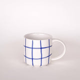 Magazin Minori - GRID Tasse mit Linienraster • mare blue - Kaffee - und Teetasse - ROSA ECK Concept Store