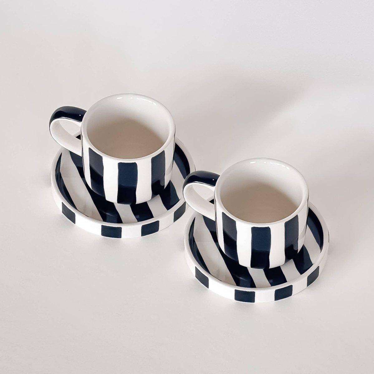 Magazin Minori - STRIPES Espressotasse mit Streifen • vulcano black - Kaffee - und Teetasse - ROSA ECK Concept Store