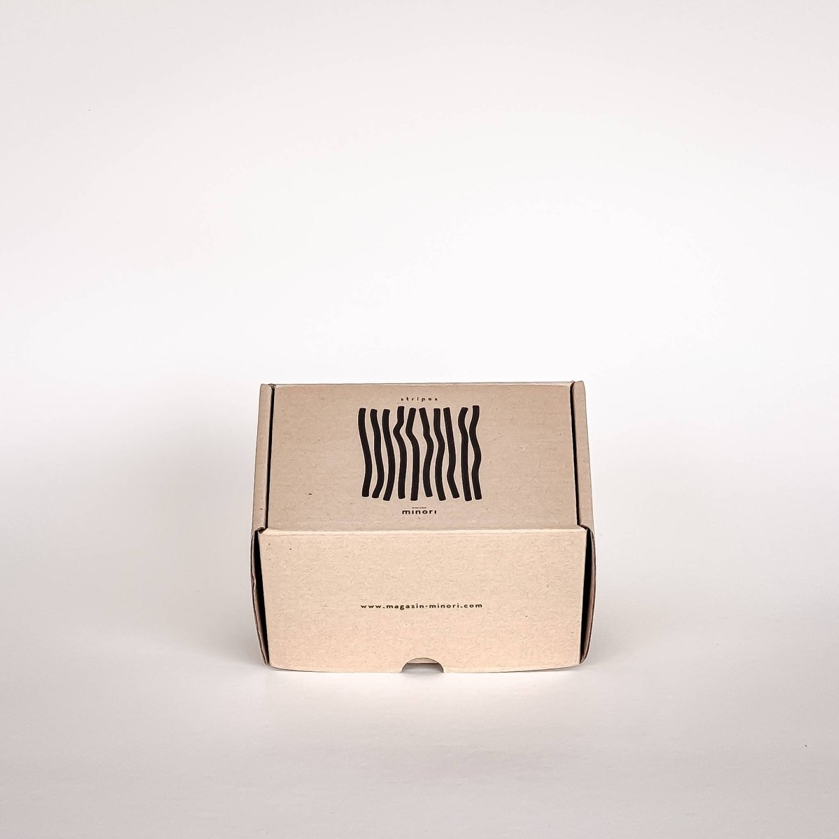 Magazin Minori - STRIPES Tasse mit Streifen • vulcano black - Kaffee - und Teetasse - ROSA ECK Concept Store