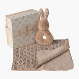Maileg - Kaninchen Rassel Set • Creme Pfirsich - Spielzeug - ROSA ECK Concept Store