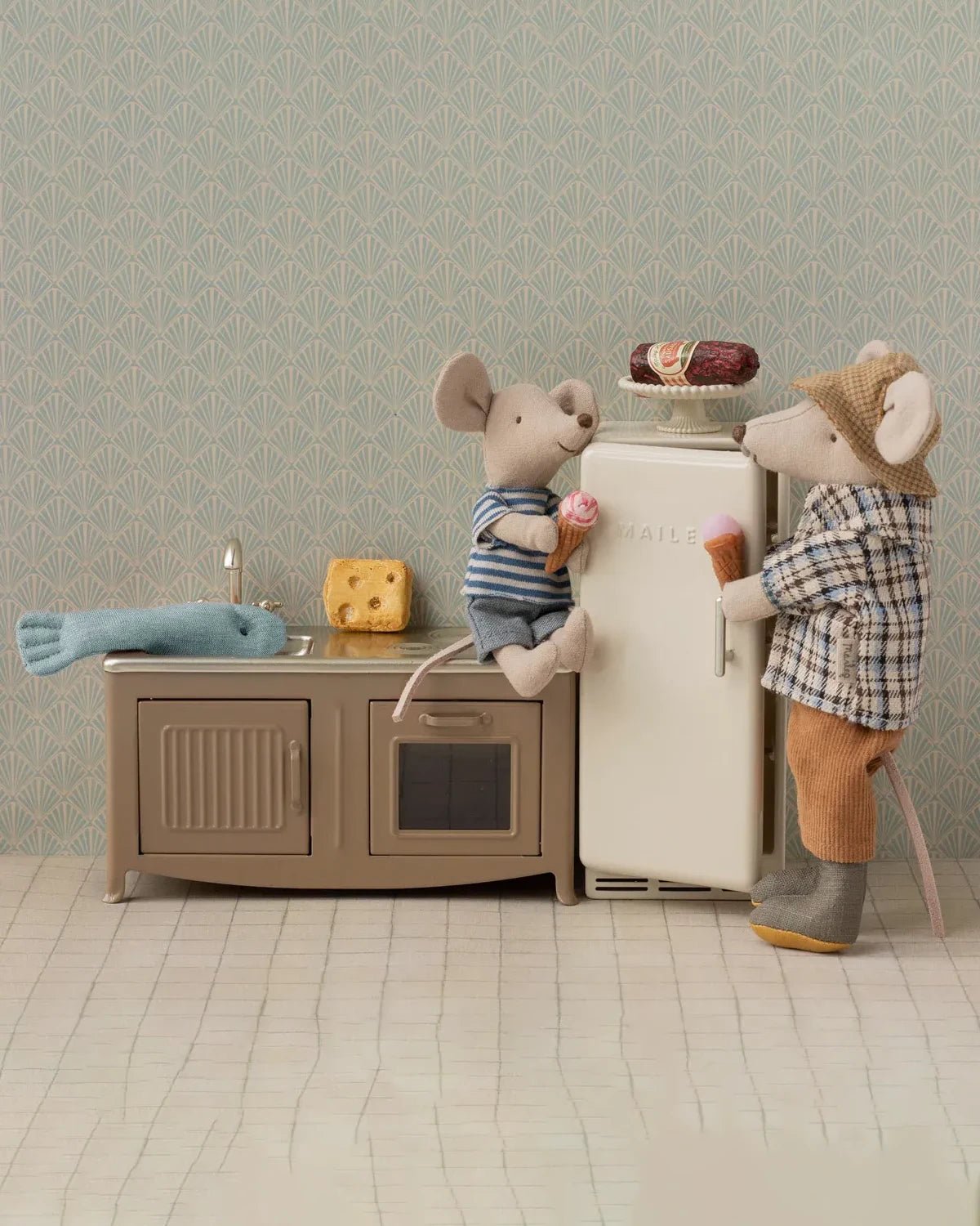 Maileg - Kühlschrank – Maus Puppenhaus • Creme - Spielzeug - ROSA ECK