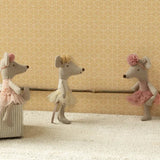 Maileg - Maileg Ballerina - Maus Kleine Schwester • Cremefarben - Spielzeug - ROSA ECK Concept Store