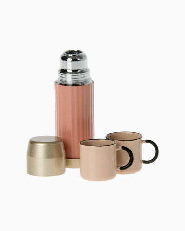 Maileg - Thermoskanne mit zwei Tassen • Soft Coral - ROSA ECK