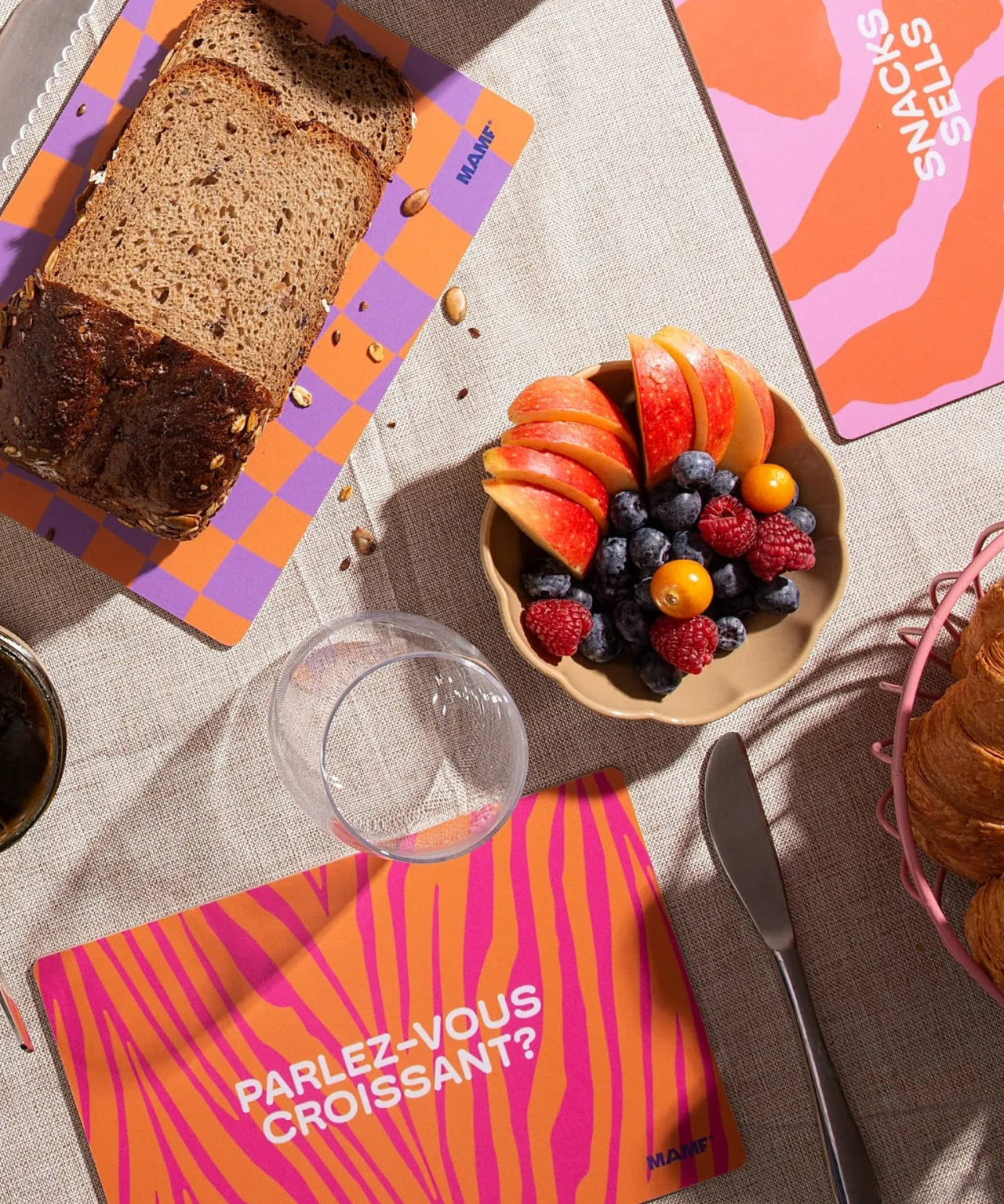 MAMF - YVES SAINT CROISSANT Frühstücksbrettchen - Tablett - ROSA ECK