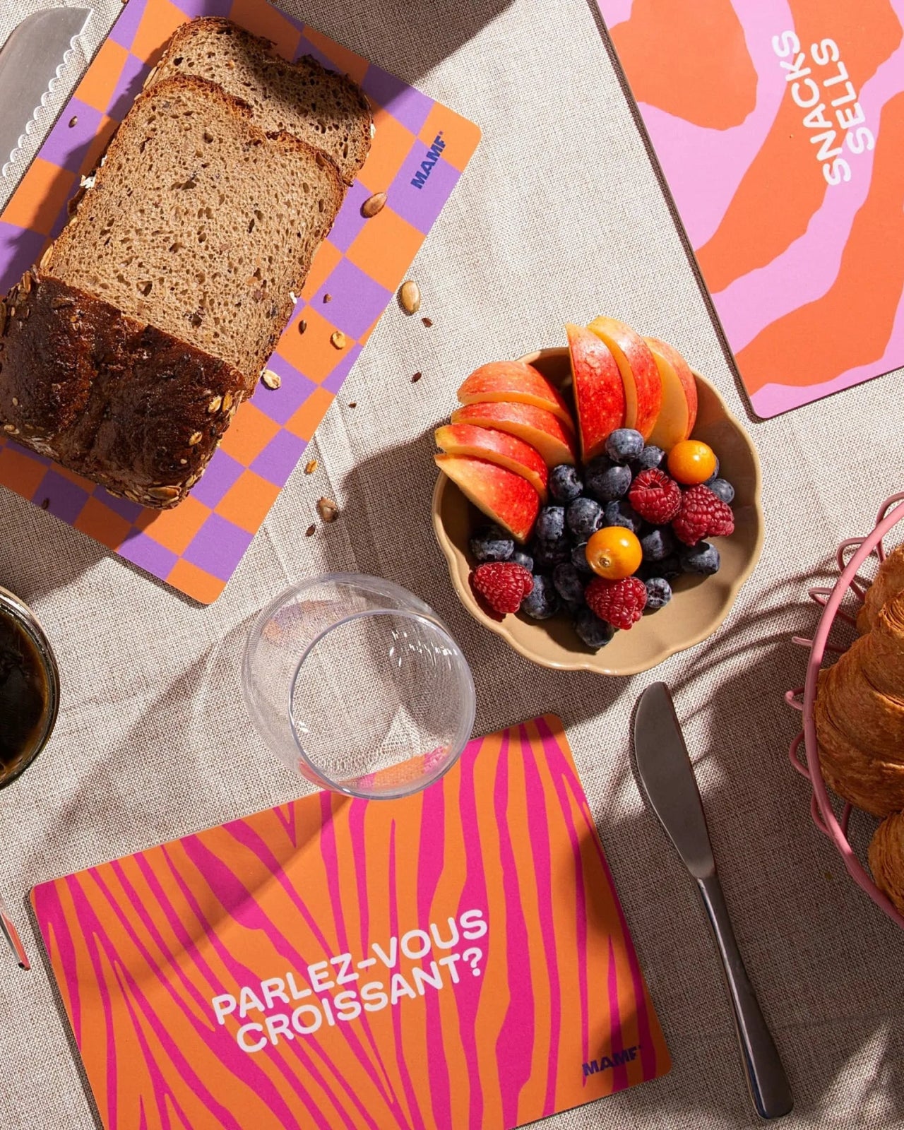 MAMF - YVES SAINT CROISSANT Frühstücksbrettchen - Serviertablett - ROSA ECK