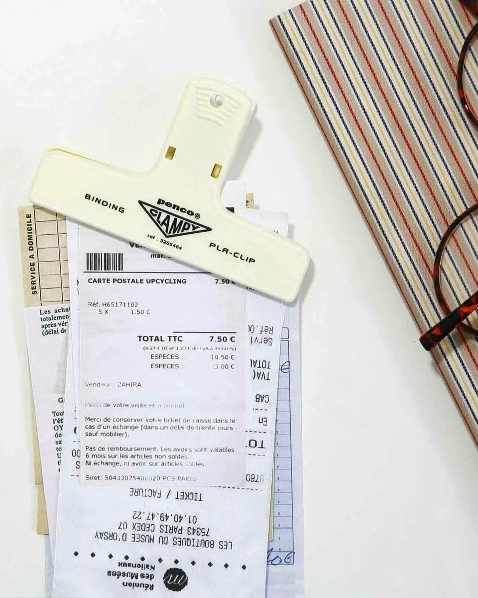 Penco - CLAMPY Große Papierklammer • Clear Red - ROSA ECK