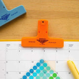 Penco - CLAMPY Große Papierklammer • Clear Red - ROSA ECK