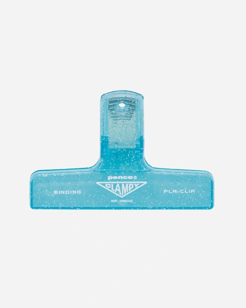 Penco - CLAMPY Große Papierklammer • Glitter Light Blue - ROSA ECK