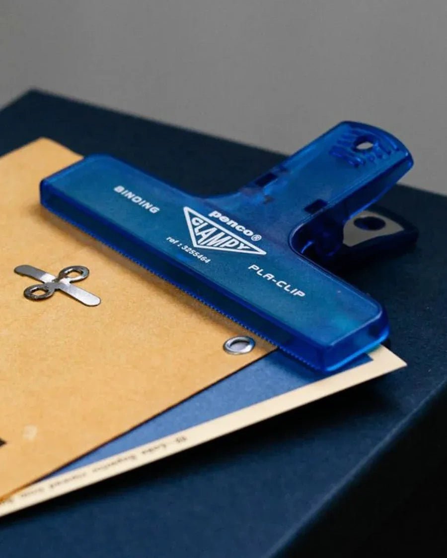 Penco - CLAMPY Große Papierklammer • Glitter Orange - ROSA ECK