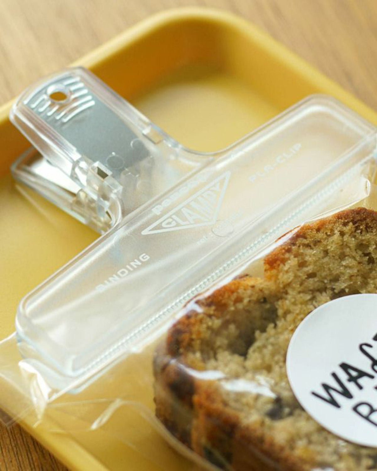 Penco - CLAMPY Große Papierklammer • Neon Yellow - ROSA ECK