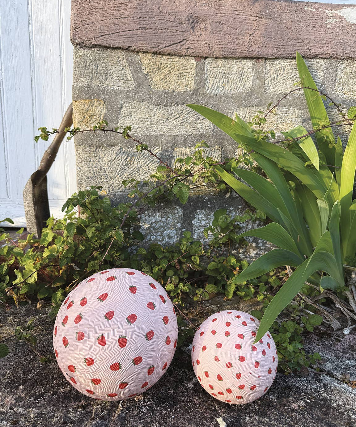 Petit Jour Paris - Spielball (⌀ 13 cm) • Erdbeeren - ROSA ECK