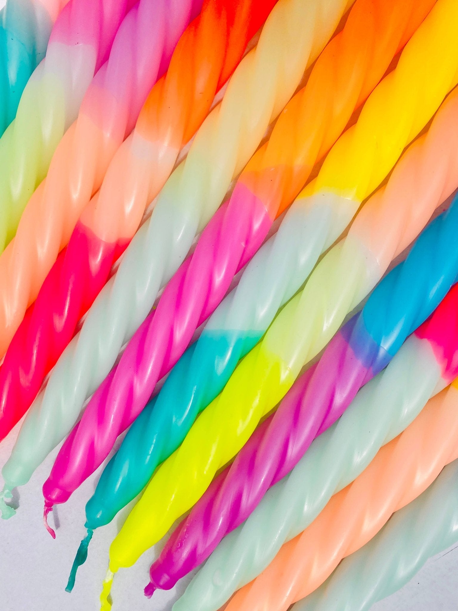 Pink Stories - Rainbow Studio Kerzen (2er - Set) • Catchy - ROSA ECK