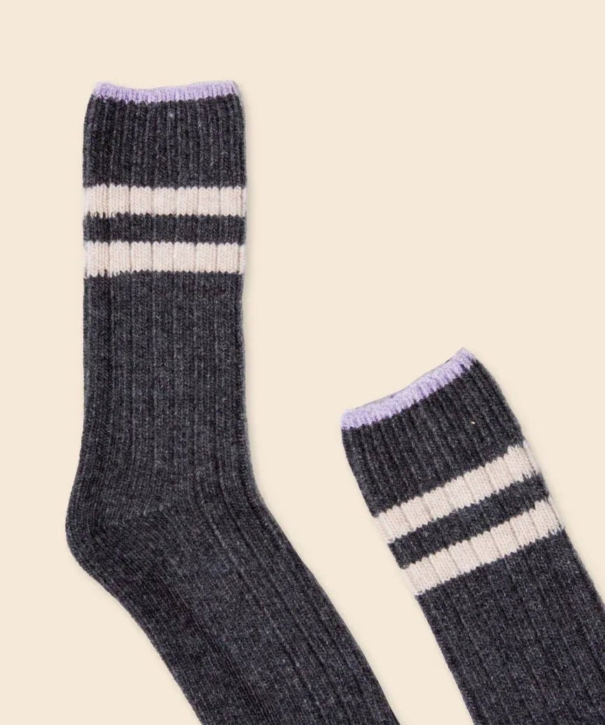popeia - Dicke Stricksocken aus Wolle • Grau mit Streifen - Socken - ROSA ECK