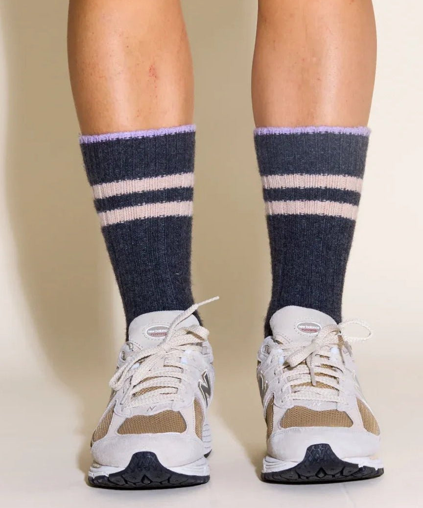 popeia - Dicke Stricksocken aus Wolle • Grau mit Streifen - Socken - ROSA ECK