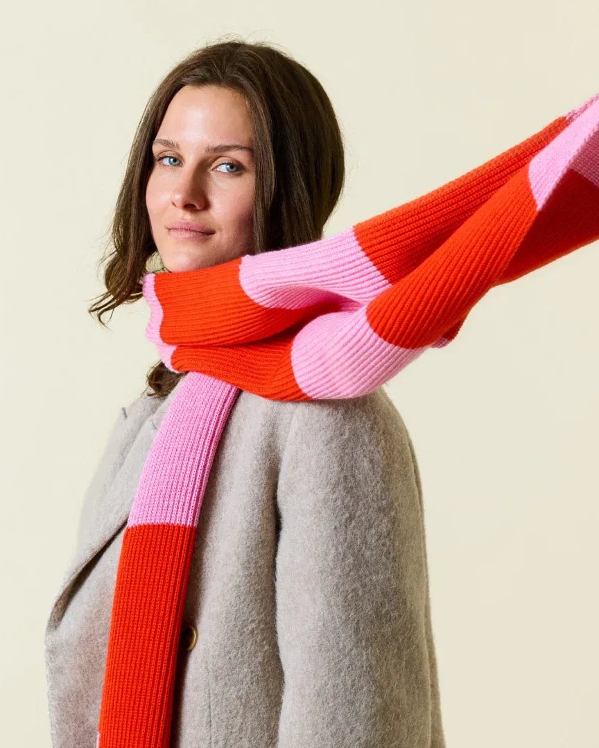 Popeia - Gestreifter Schal aus Merinowolle • Pink/Rot - Schal - ROSA ECK