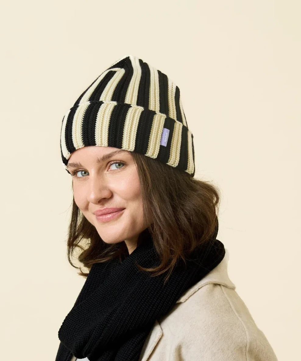 popeia - Special Beanie aus Merinowolle • Schwarz/Weiß - Mütze - ROSA ECK