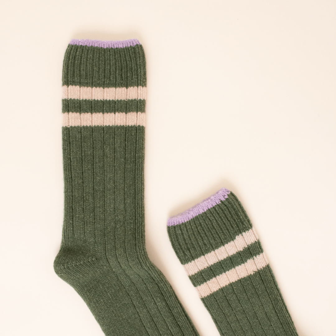 popeia - Stricksocken aus Wolle | Grün mit Streifen - ROSA ECK