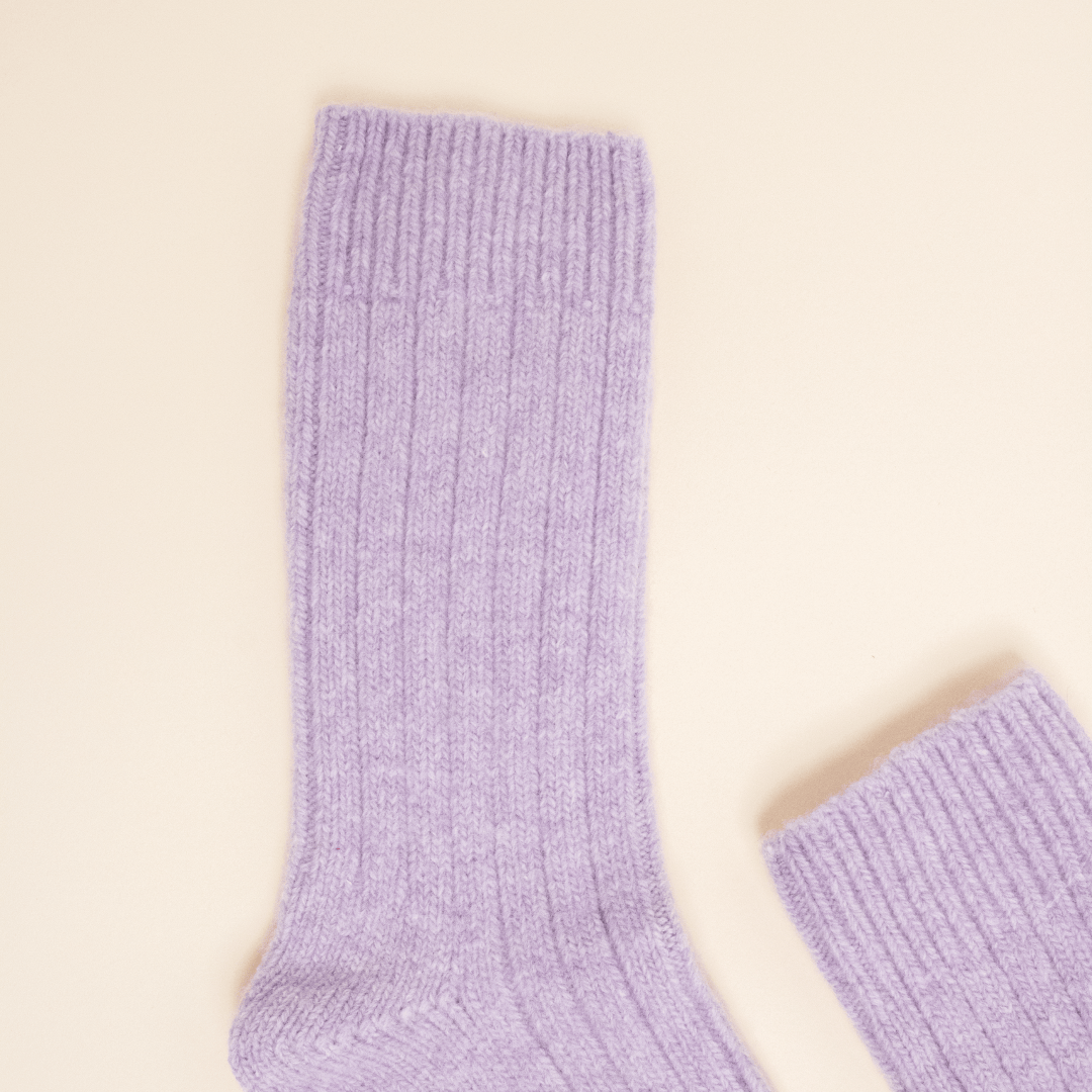 popeia - Stricksocken aus Wolle | Lila - ROSA ECK