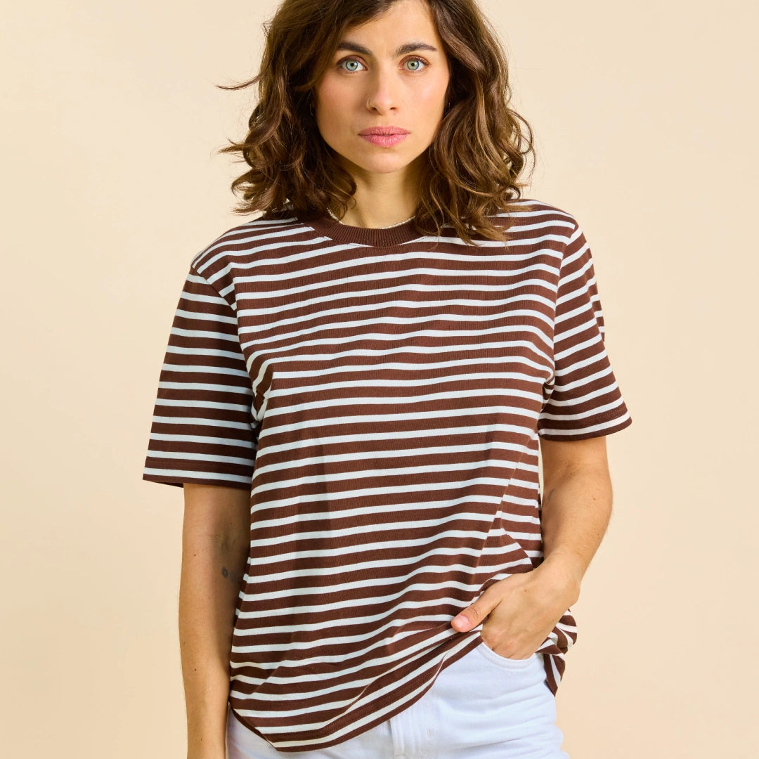 Gestreiftes T-Shirt aus Bio-Baumwolle in Braun und Cremeweiß