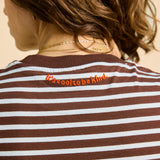 Gestreiftes T-Shirt in Braun und Cremeweiß – Ansicht 4