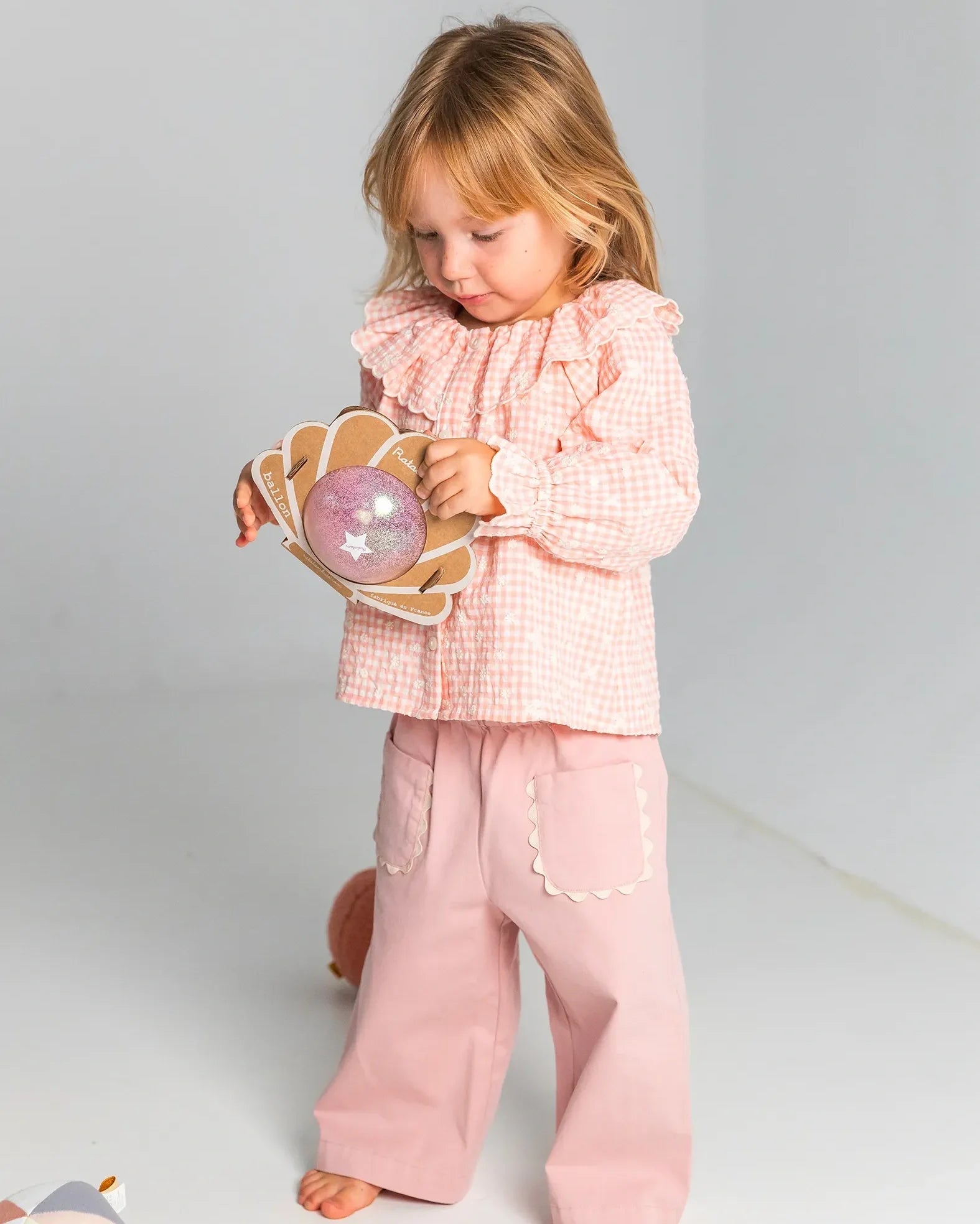 Ratatam - SHELL Spielball (⌀ 10 cm) • Weiß - ROSA ECK