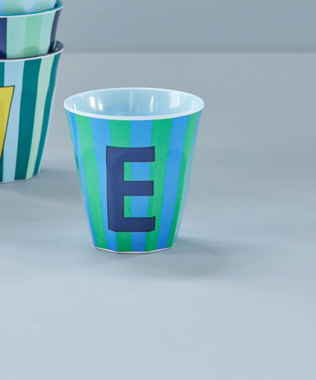 rice Buchstabenbecher (250 ml) – E Stripes, Blau