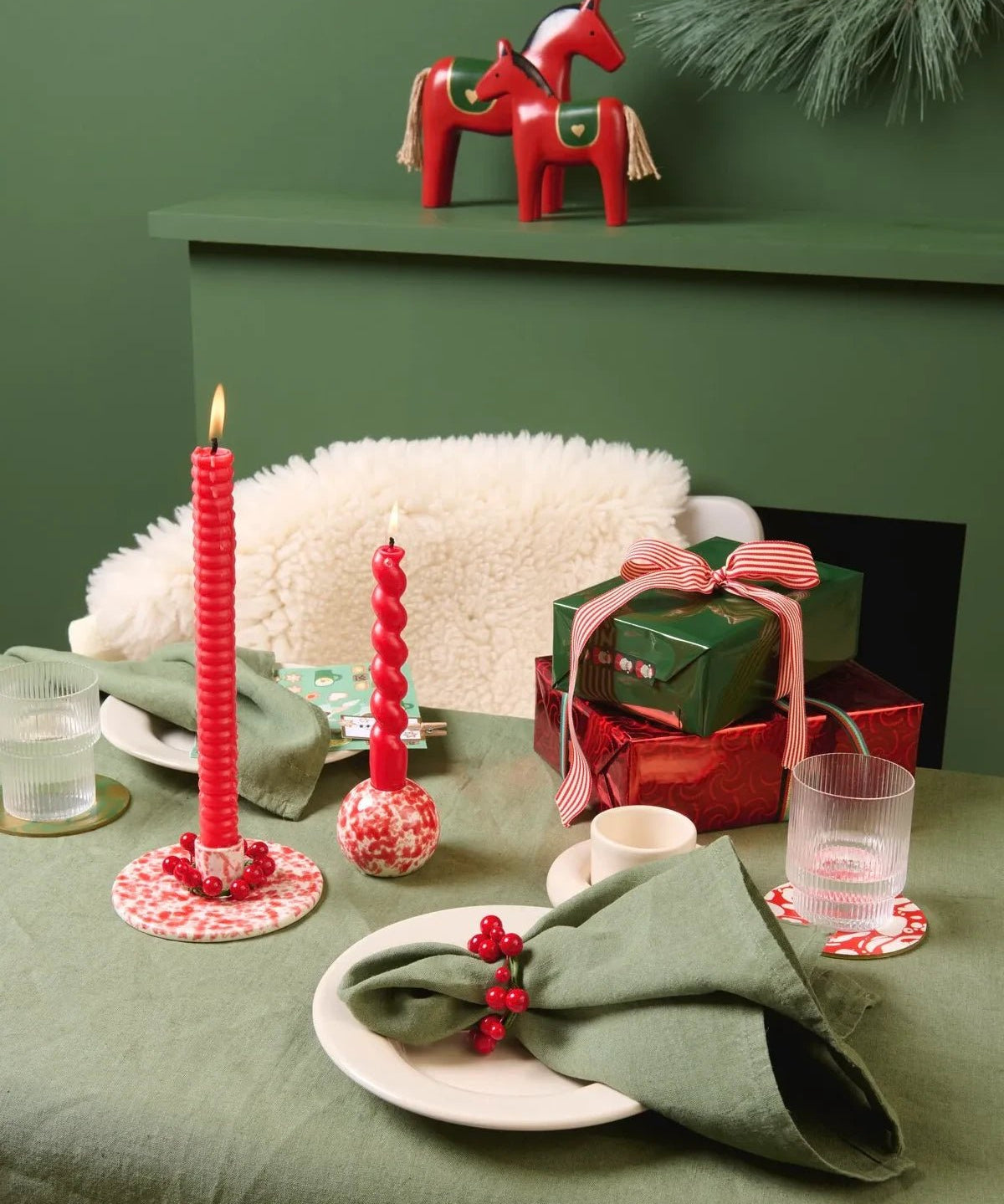 Rico Design - Porzellan Kerzenhalter Kugel • Rot - Weiß Marmoriert - Kerzenständer - ROSA ECK