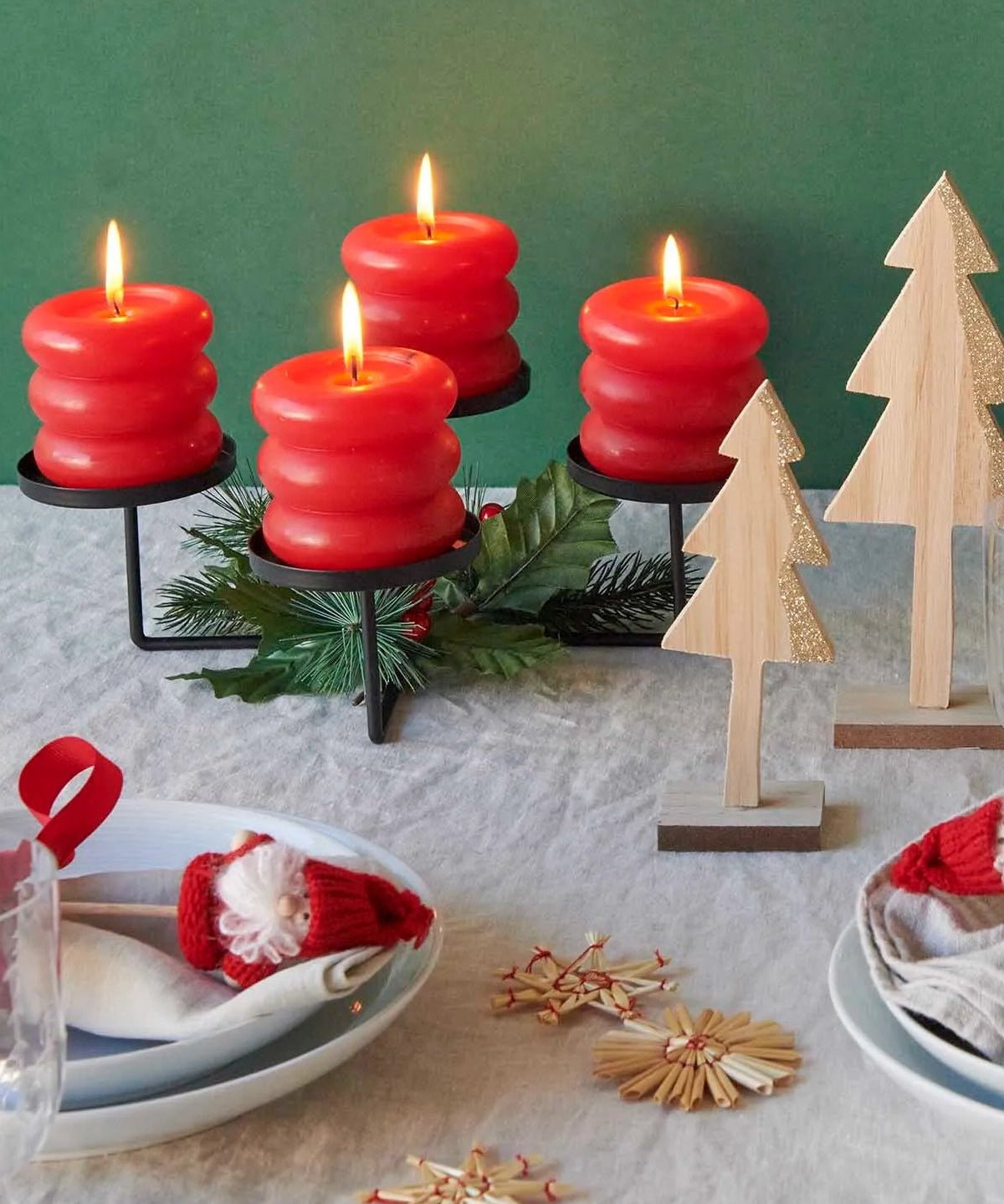 Rico Design - Stumpenkerze Ringe • Rot - Kerze - ROSA ECK