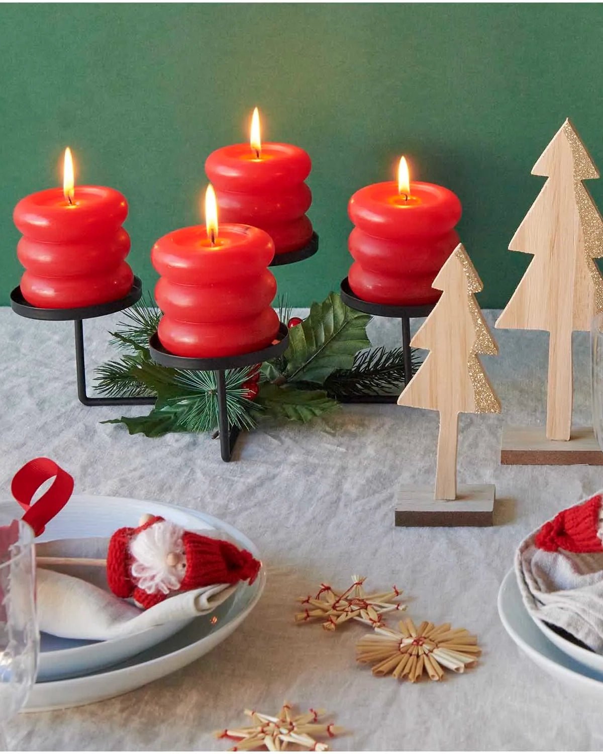 Rico Design - Stumpenkerze Ringe • Rot - Kerze - ROSA ECK