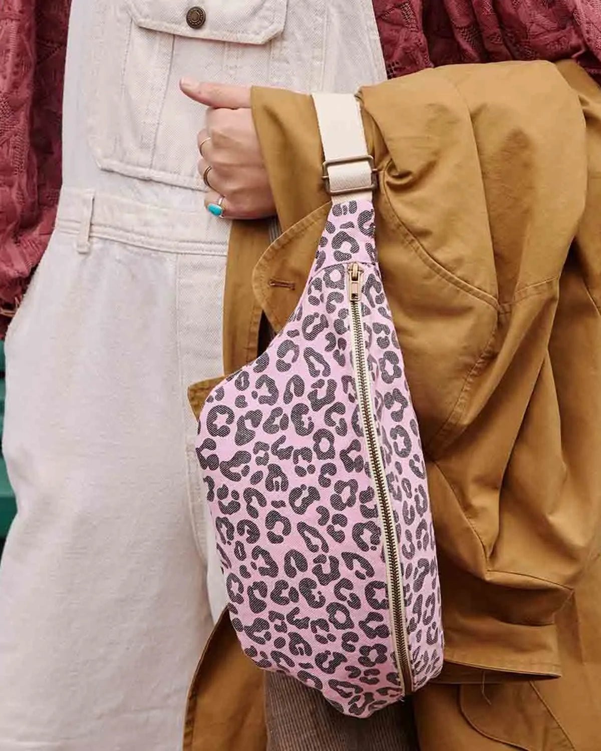 Rose in April - BANANA Bauchtasche • Graou Bubble Pink - Bauchtasche - ROSA ECK