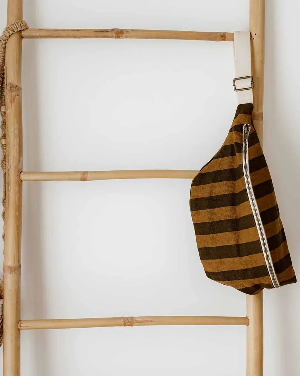 Rose in April - BANANA Bauchtasche • Stripes Cumin/Black - Bauchtasche - ROSA ECK