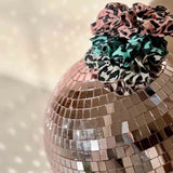 Rose in April - CHOUCHOU Haargummi • Leopard Weiß - Haargummi - ROSA ECK