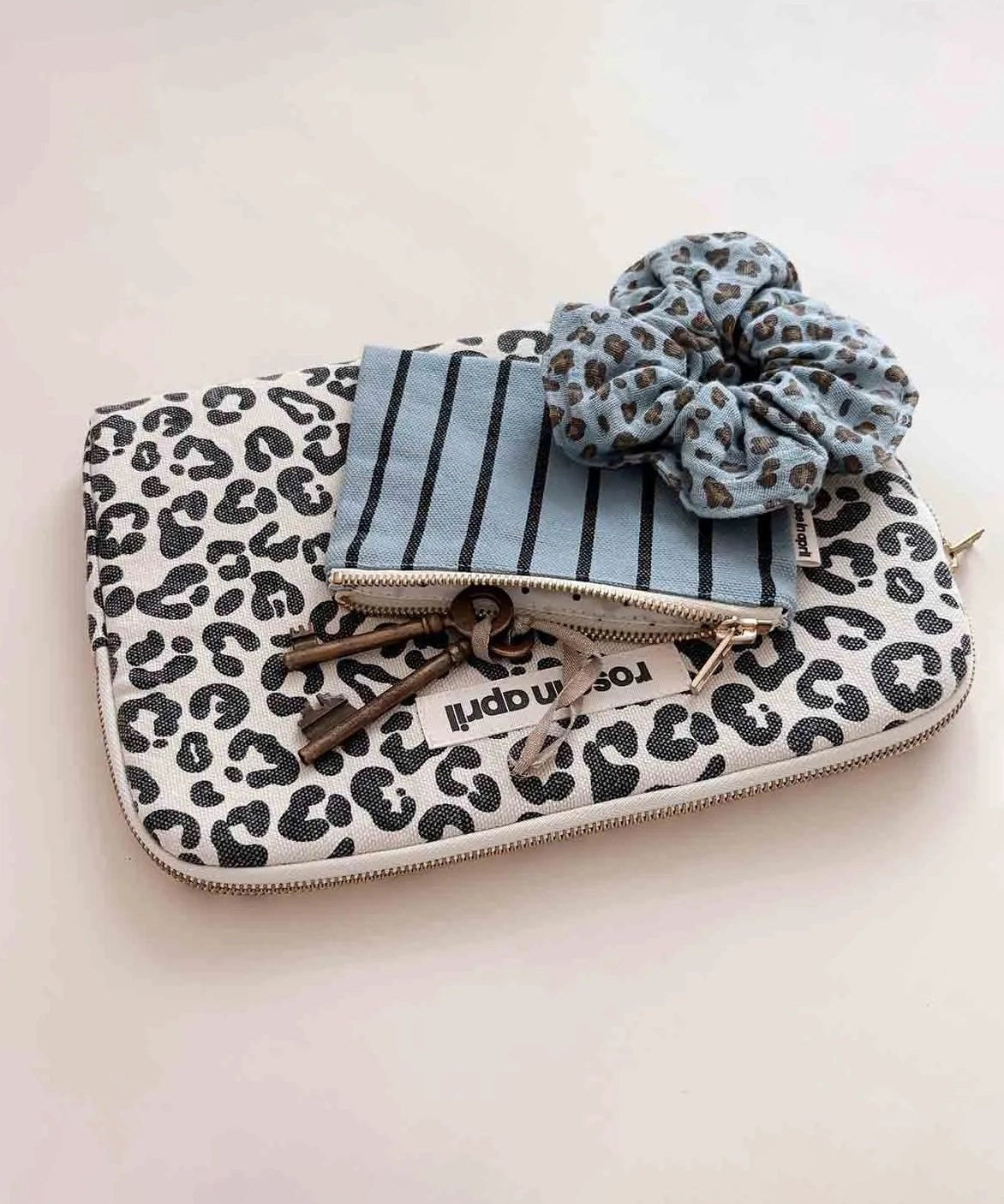 Rose in April - CHOUCHOU Haargummi • Mini Leopard Sky Blue - Haargummi - ROSA ECK